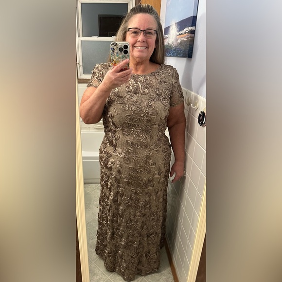 Elegant Lace Formal Dress in Taupe - Picture 1 of 6